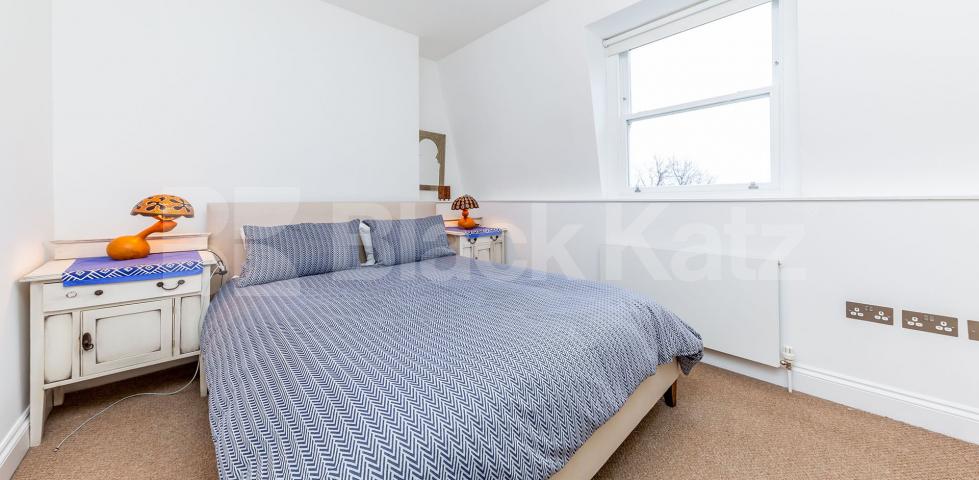 			2 Bedroom, 1 bath, 1 reception Flat			 Hillmarton Road, Caledonian Road